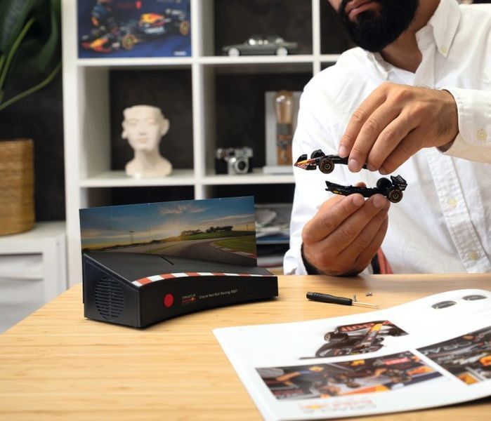 Адвент-календар Oracle Red Bull Racing F1 RB21 &mdash; модель боліда для складання, масштаб 1:43 RB21 фото