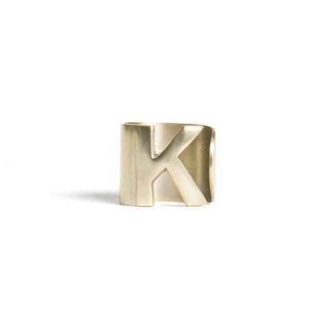 Кільце для серветки з літерою &laquo;K&raquo; LET03011 фото